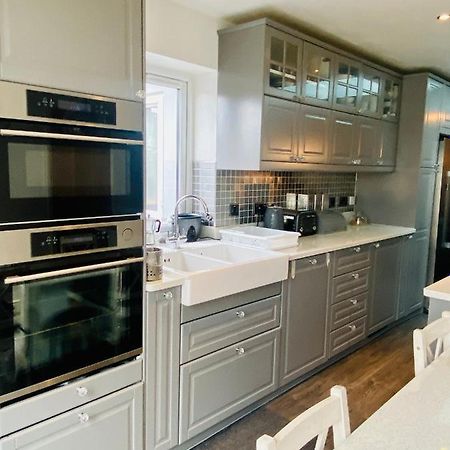 Hameway House- Stunning 4 Bedroom House With A Spacious Kitchen Londyn Zewnętrze zdjęcie